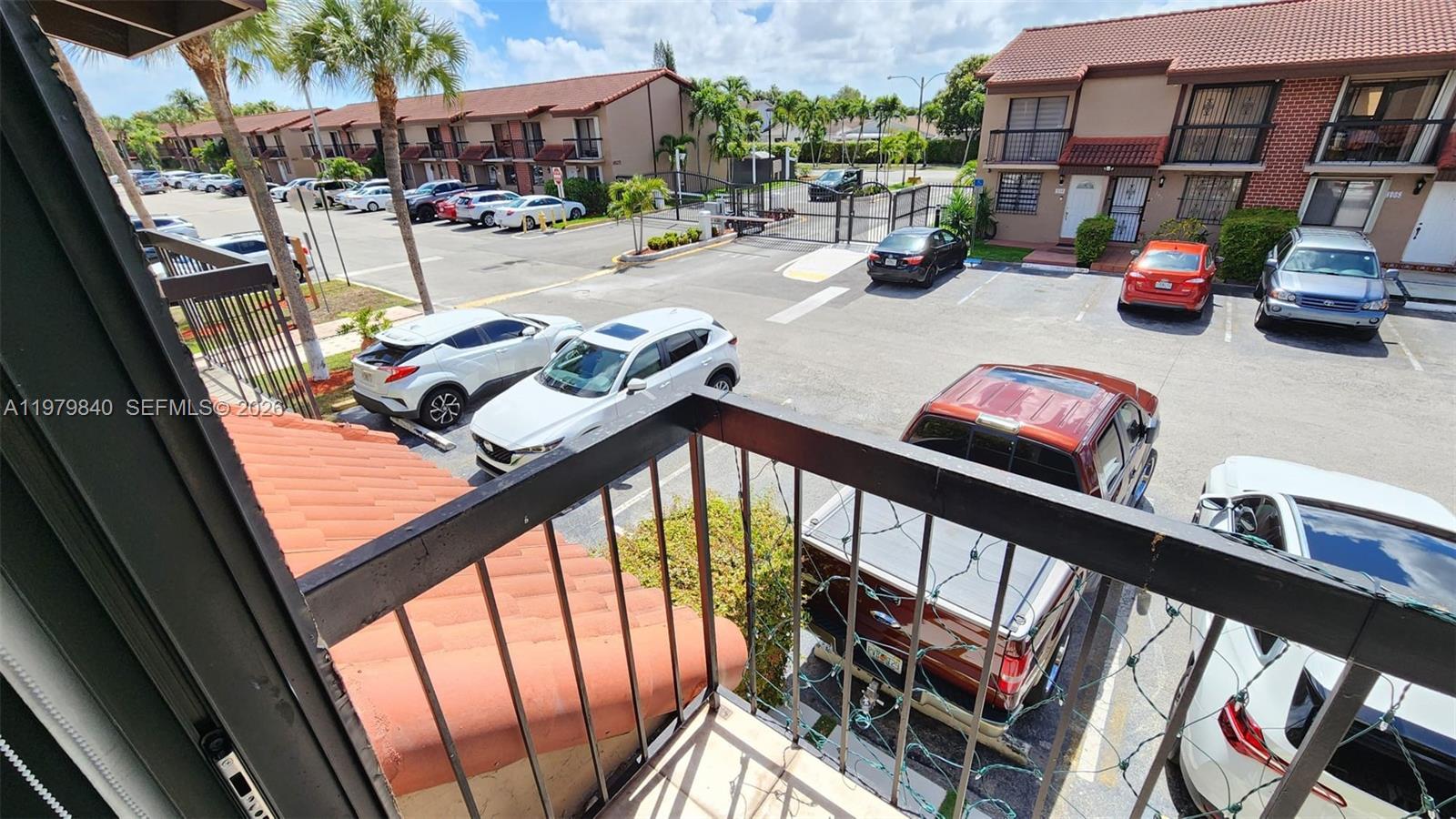 VILLAS UNIVERSITY SQUARE - Residential Lease