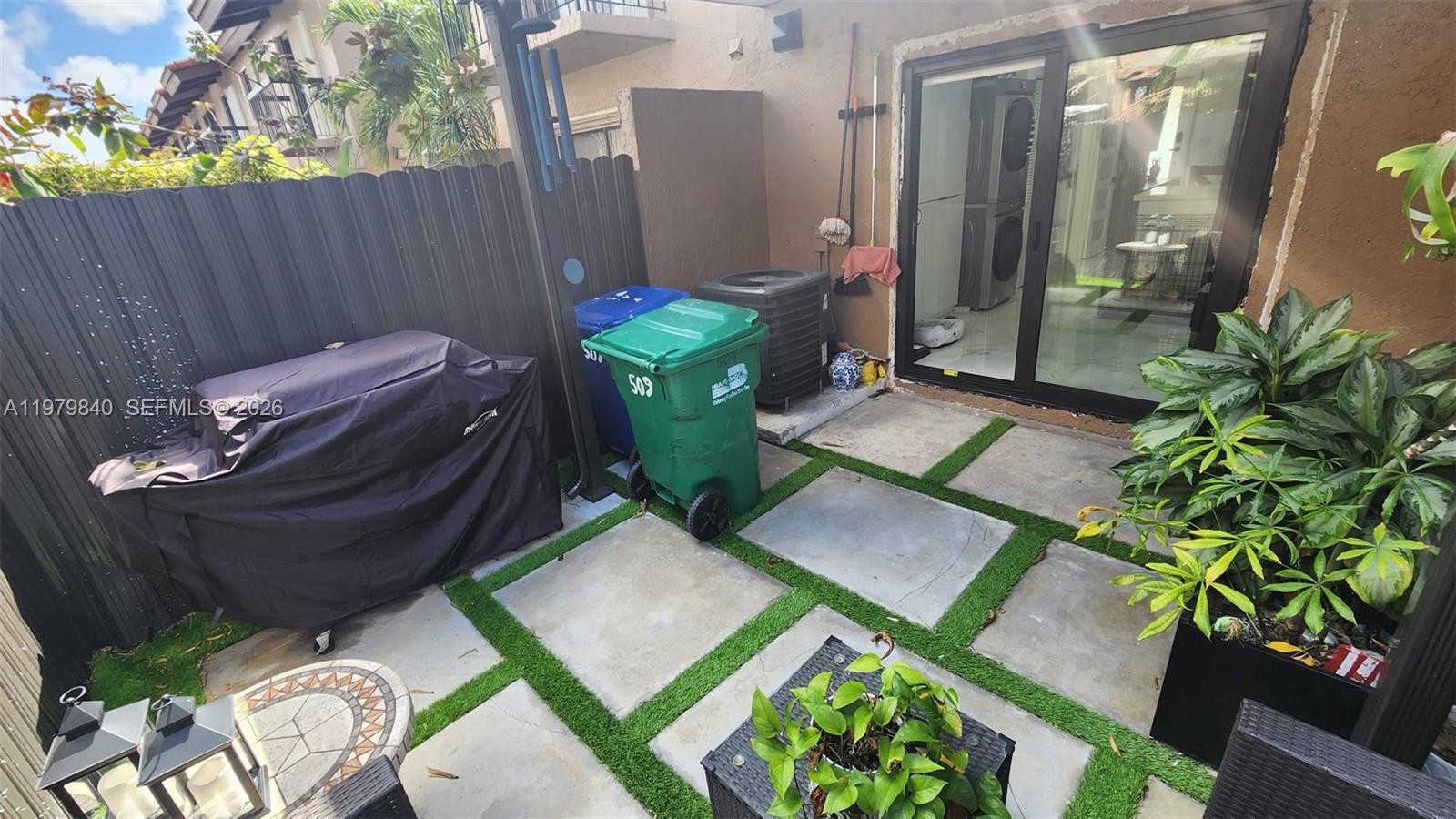 VILLAS UNIVERSITY SQUARE - Residential Lease