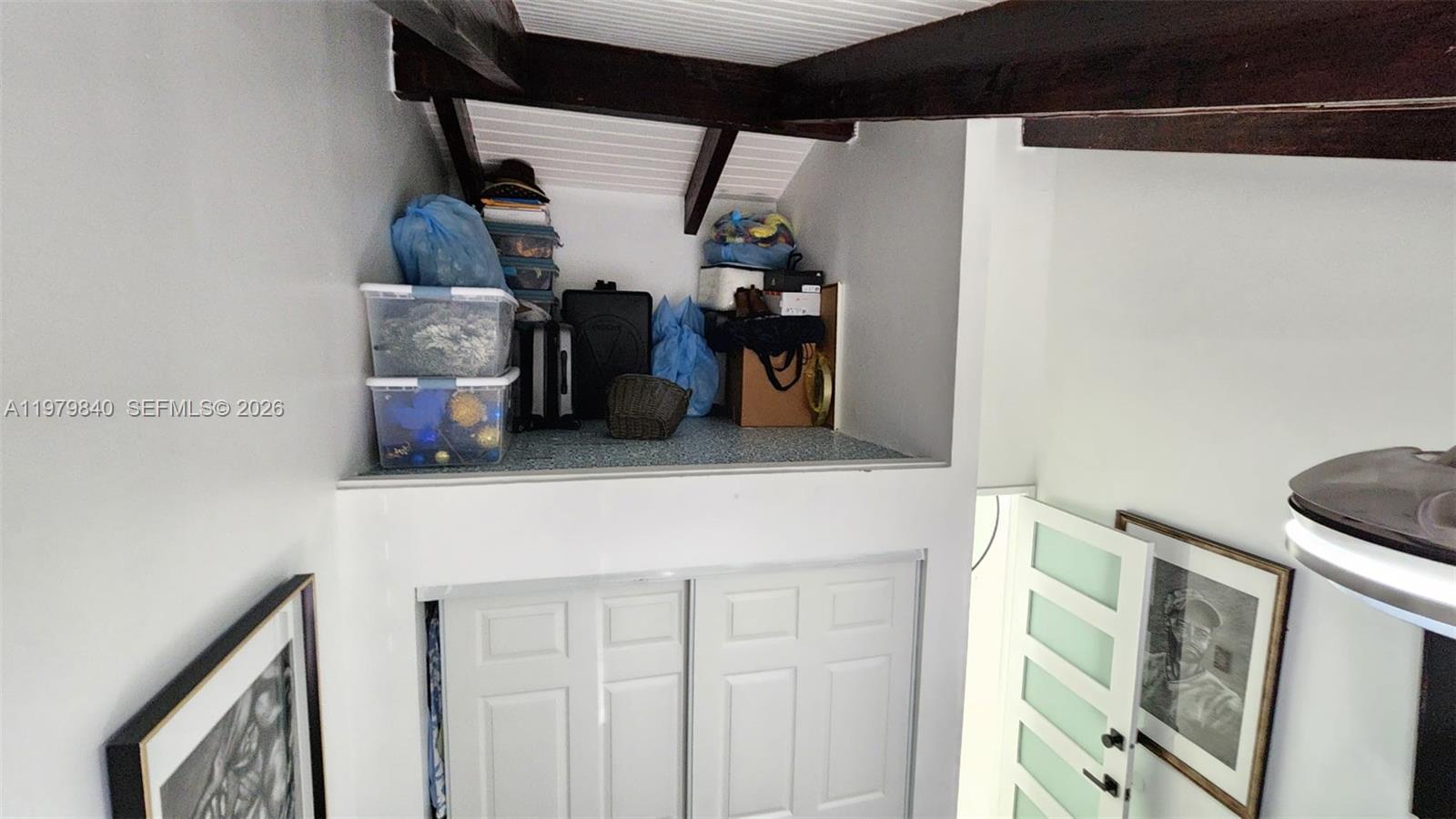 VILLAS UNIVERSITY SQUARE - Residential Lease