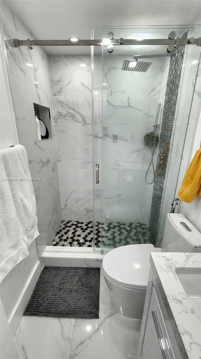 VILLAS UNIVERSITY SQUARE - Residential Lease