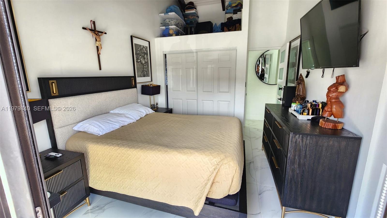 VILLAS UNIVERSITY SQUARE - Residential Lease