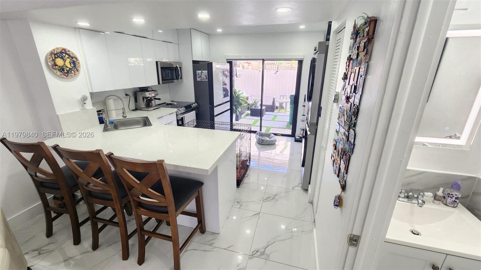 VILLAS UNIVERSITY SQUARE - Residential Lease