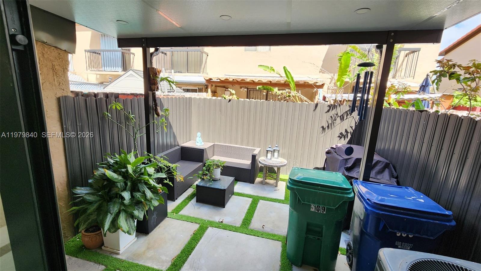 VILLAS UNIVERSITY SQUARE - Residential Lease