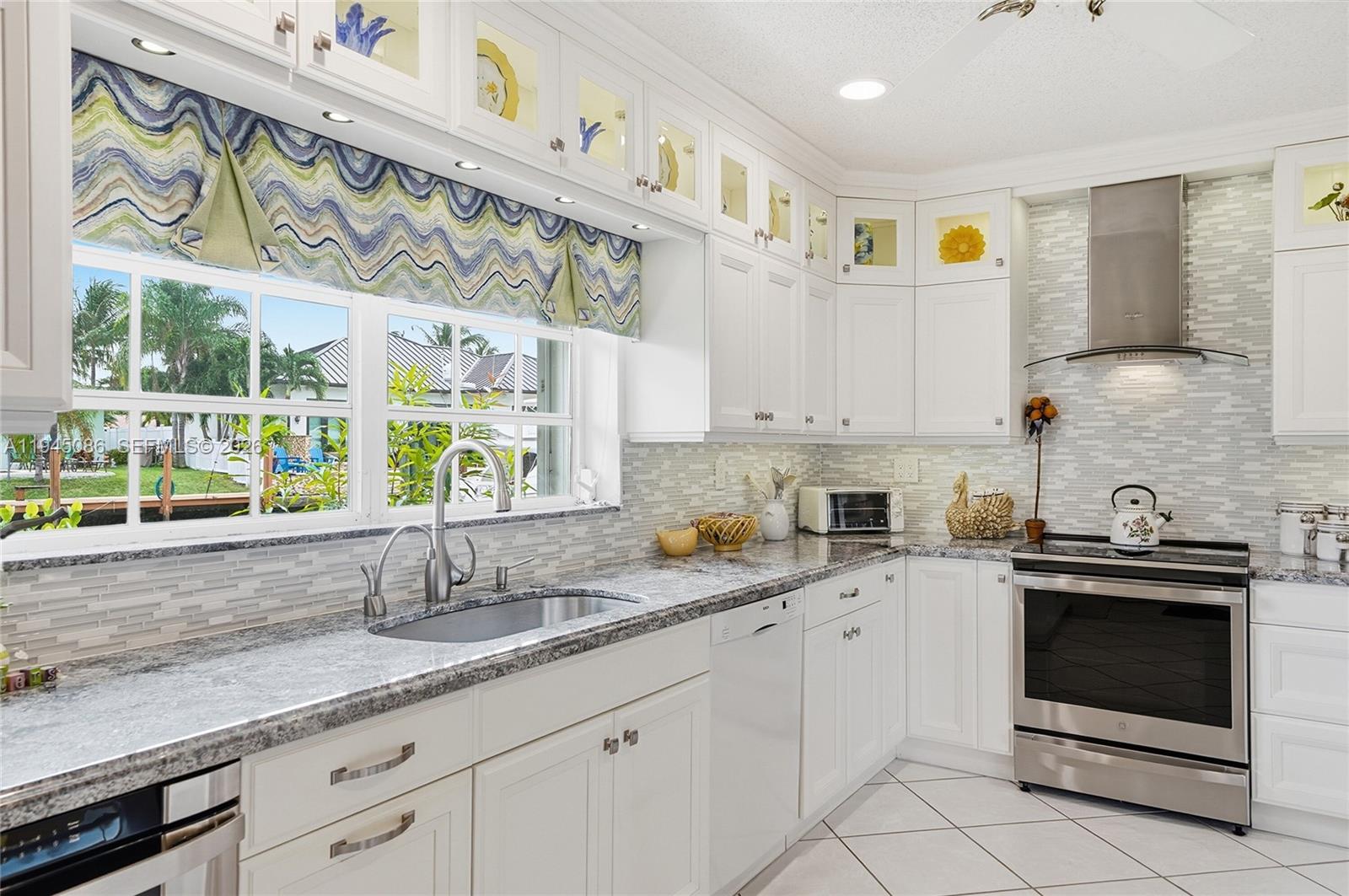 PALM CLUB CO-OP - Residential