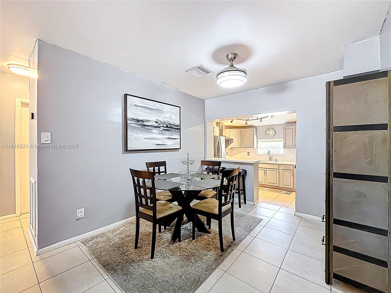 BREEZYWAY MANOR SECOND AD - Residential