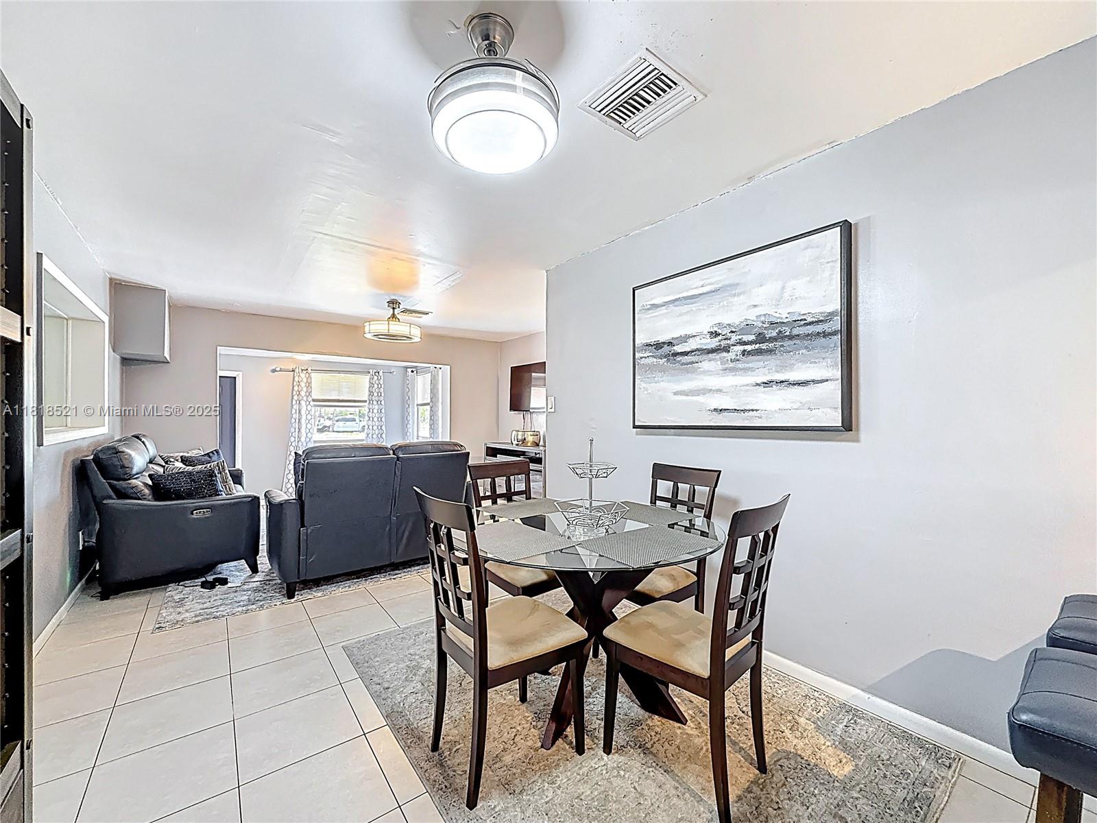BREEZYWAY MANOR SECOND AD - Residential
