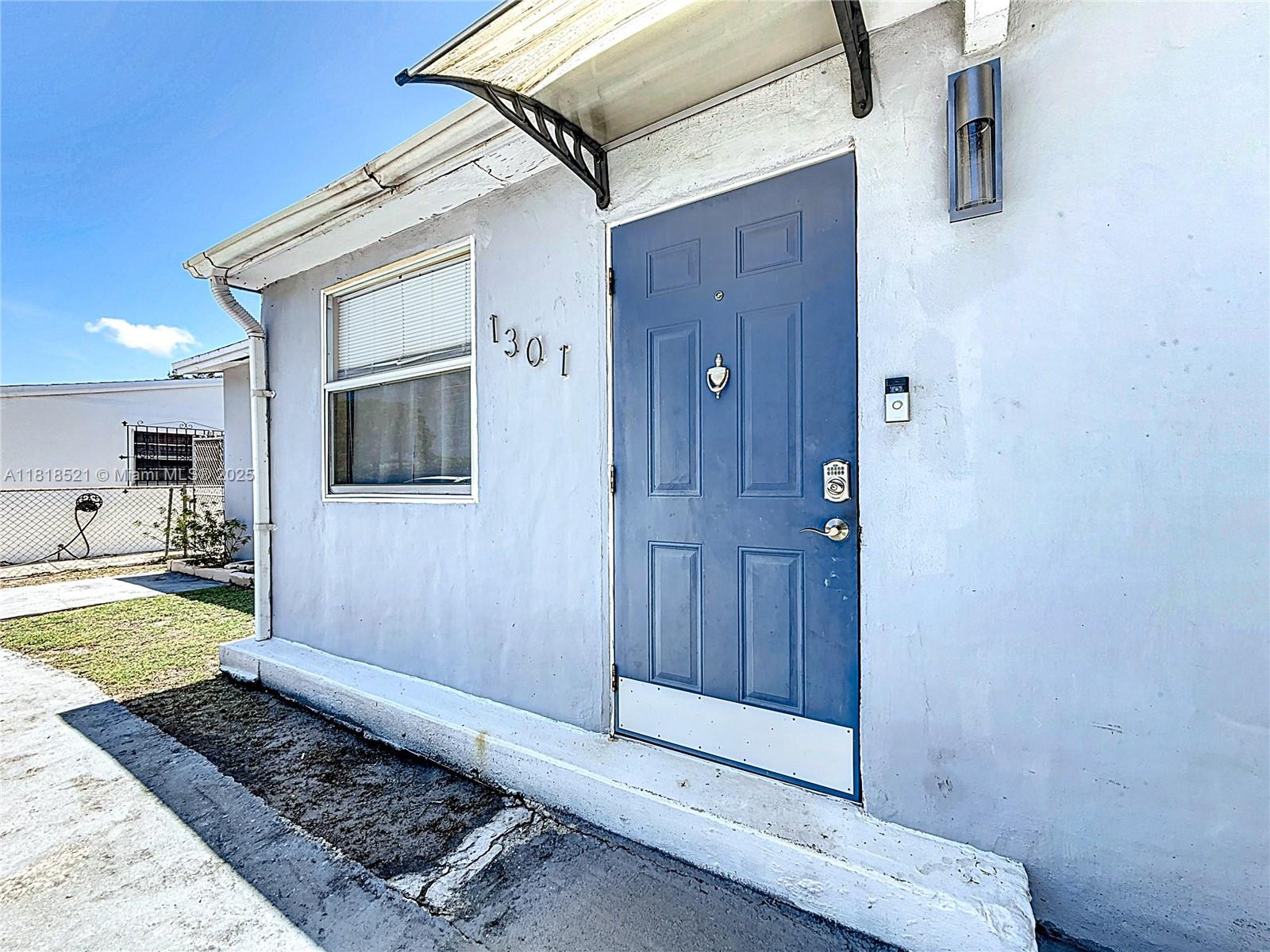 1301 SW 33rd Ter