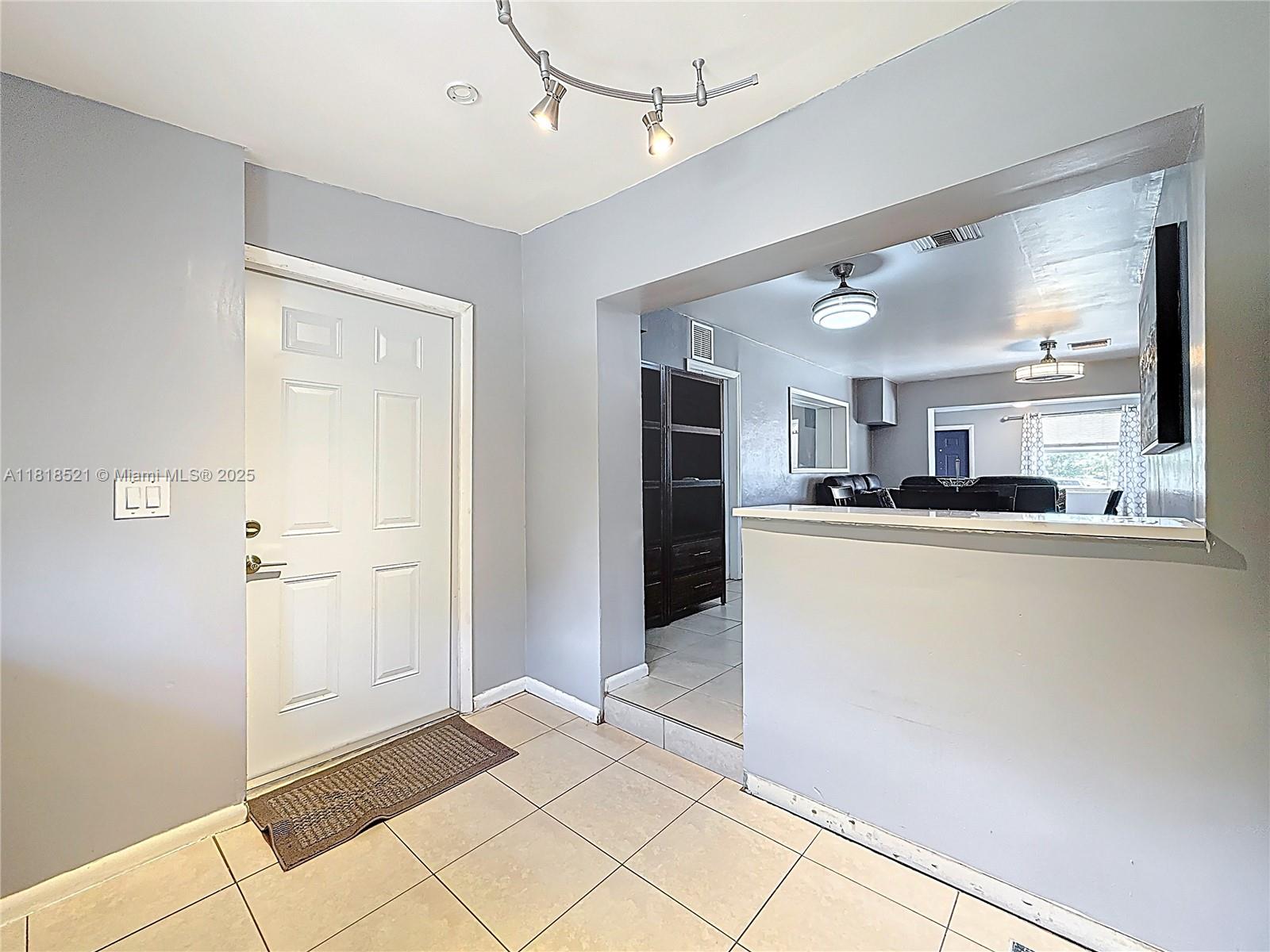BREEZYWAY MANOR SECOND AD - Residential