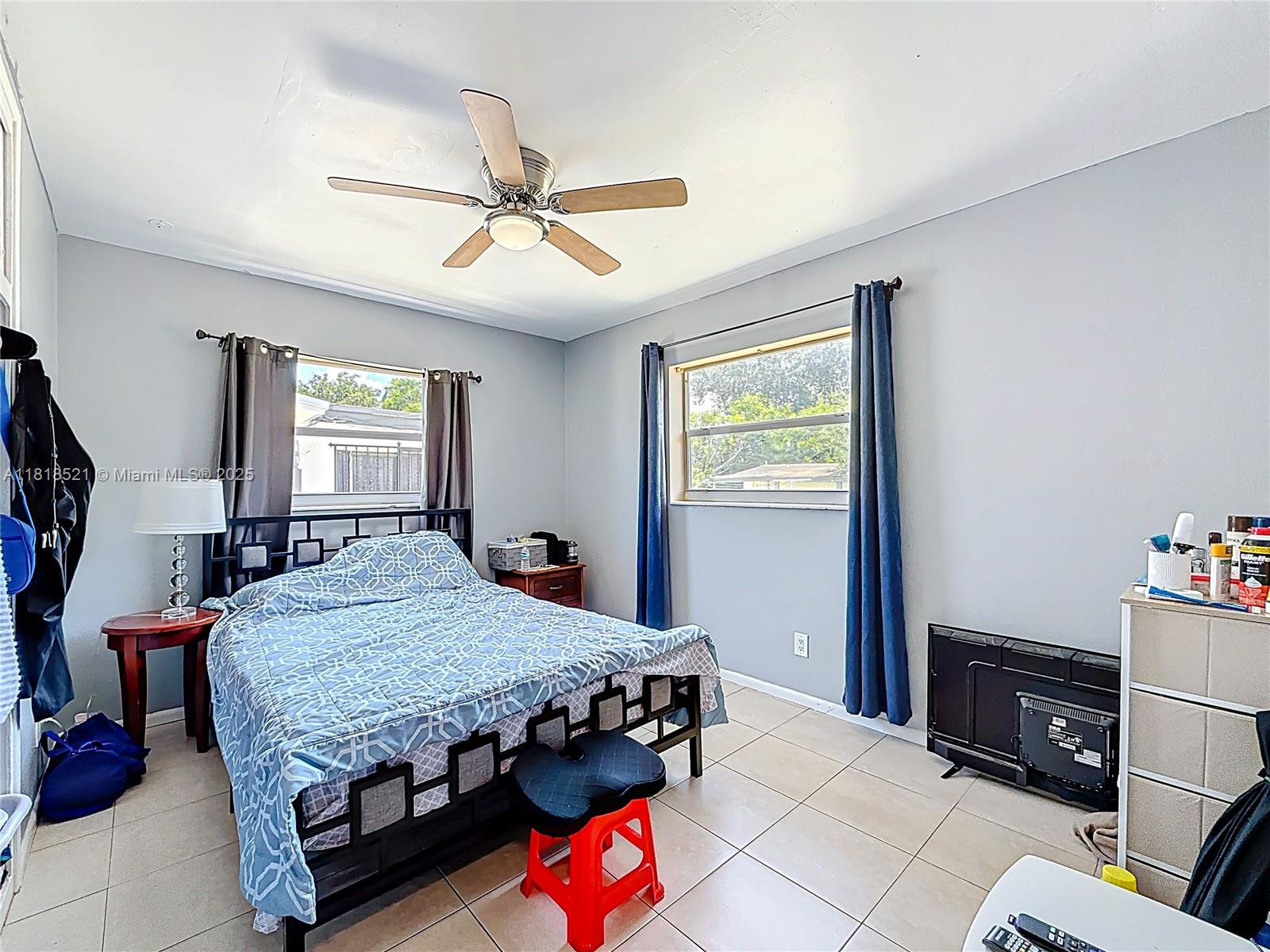 BREEZYWAY MANOR SECOND AD - Residential