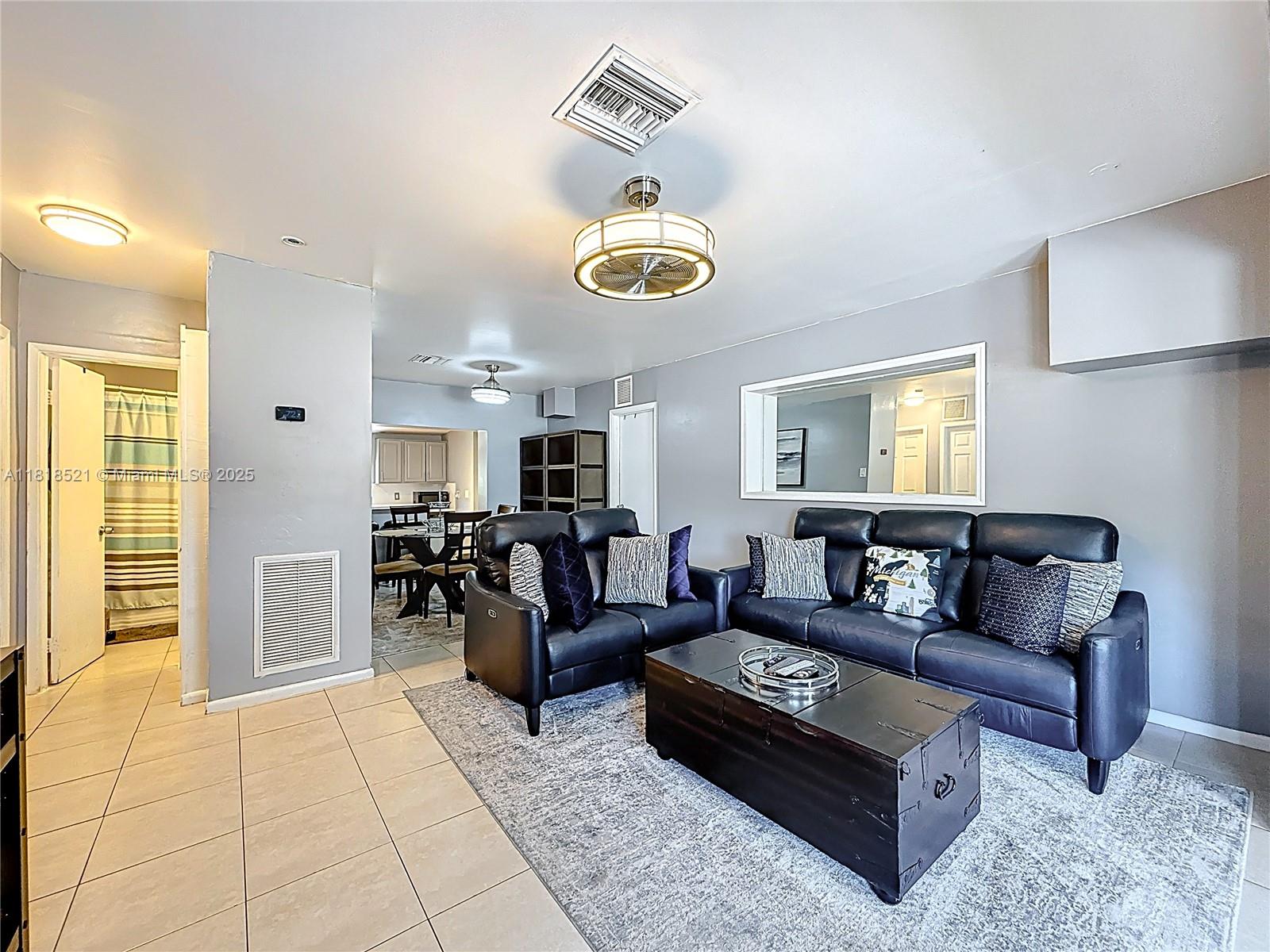 1301 SW 33rd Ter