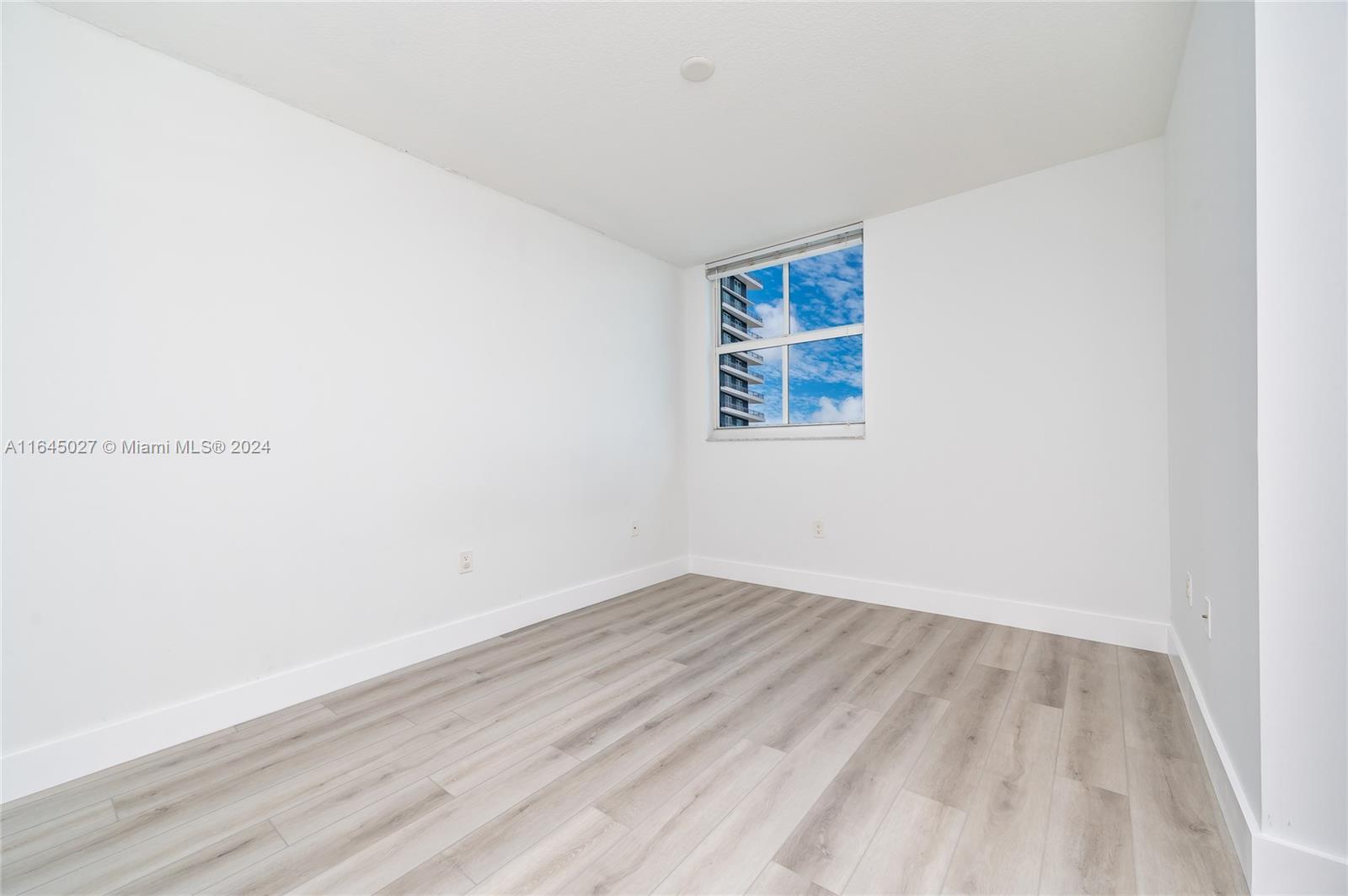 VUE AT BRICKELL CONDO - Residential Lease