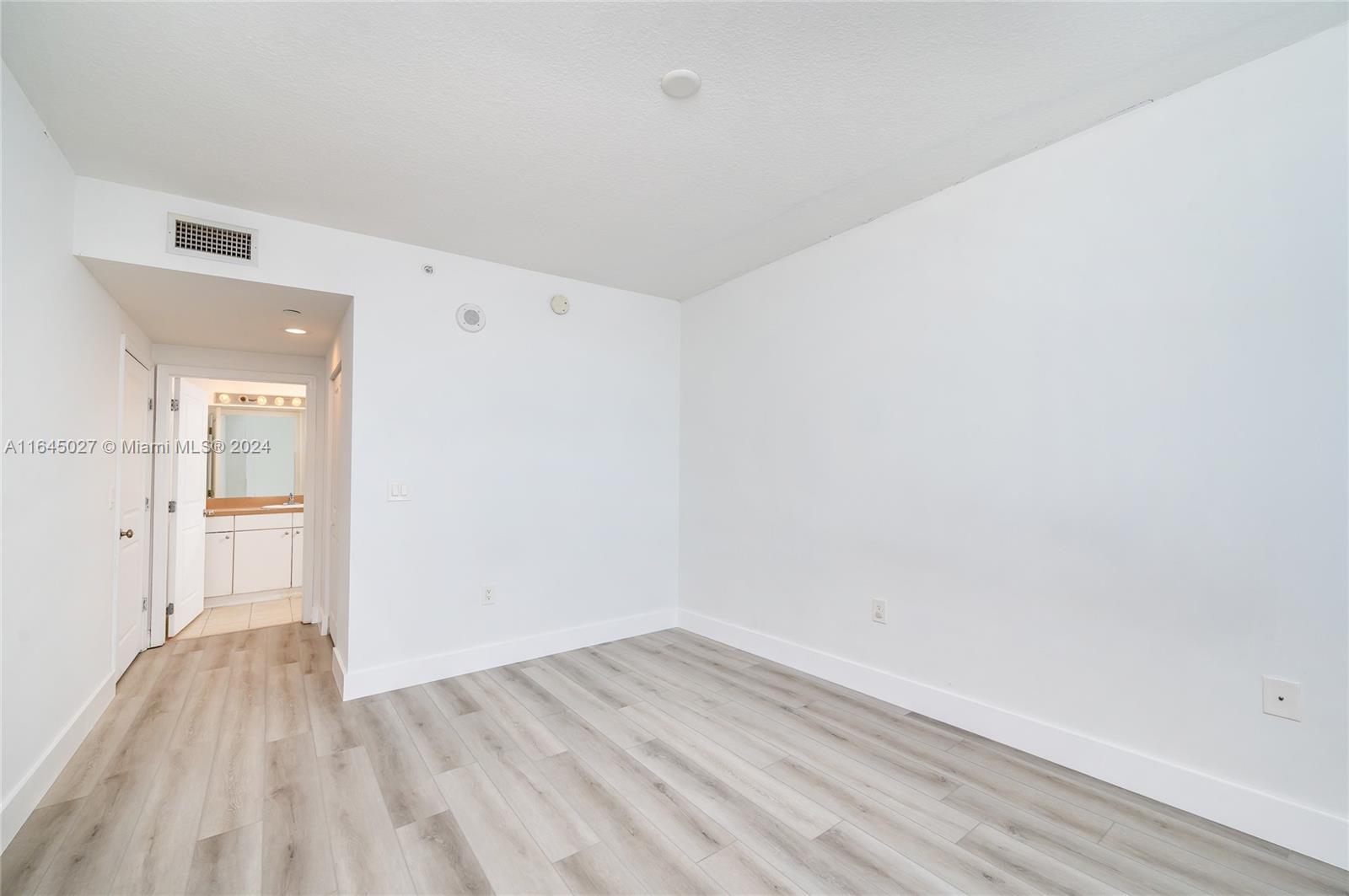 VUE AT BRICKELL CONDO - Residential Lease