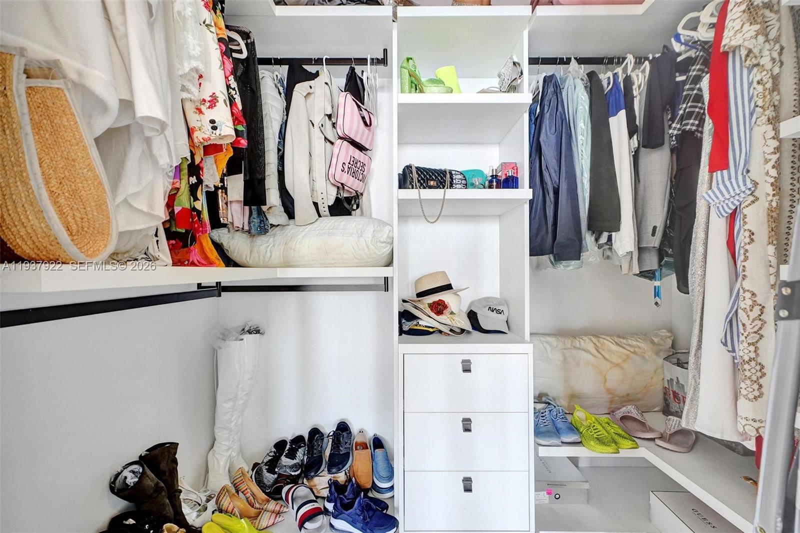 GRAN PARAISO CONDO - Residential