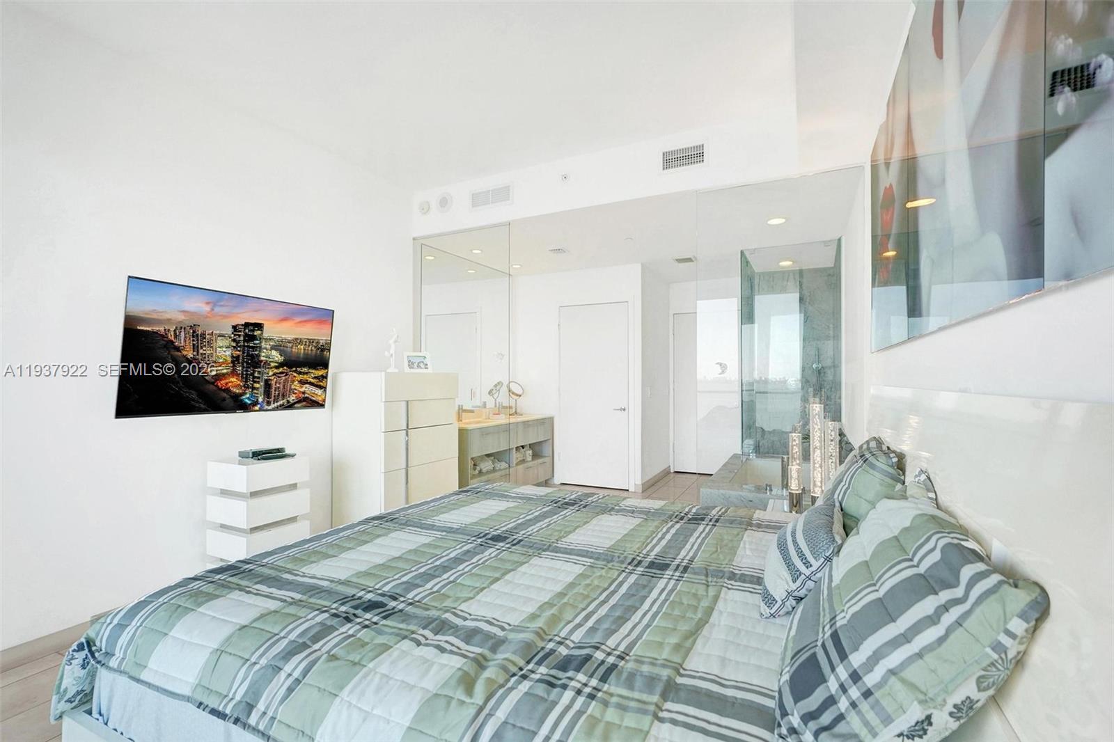 GRAN PARAISO CONDO - Residential