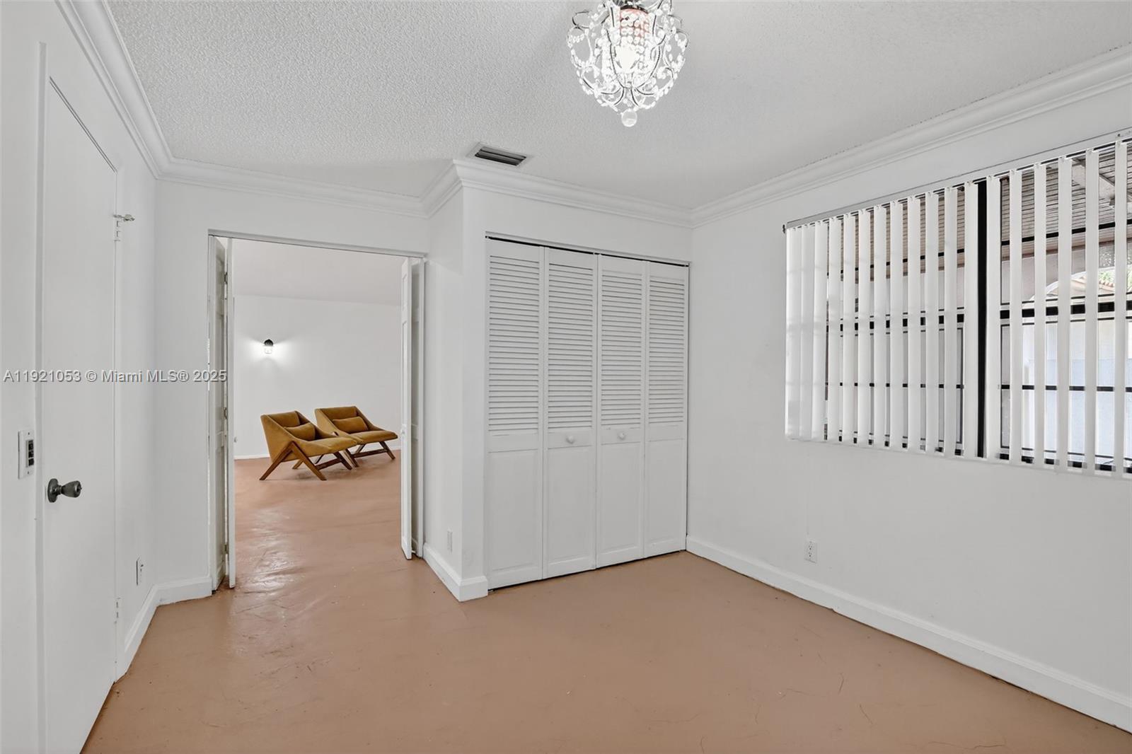 COUNTRY ISLES - Residential