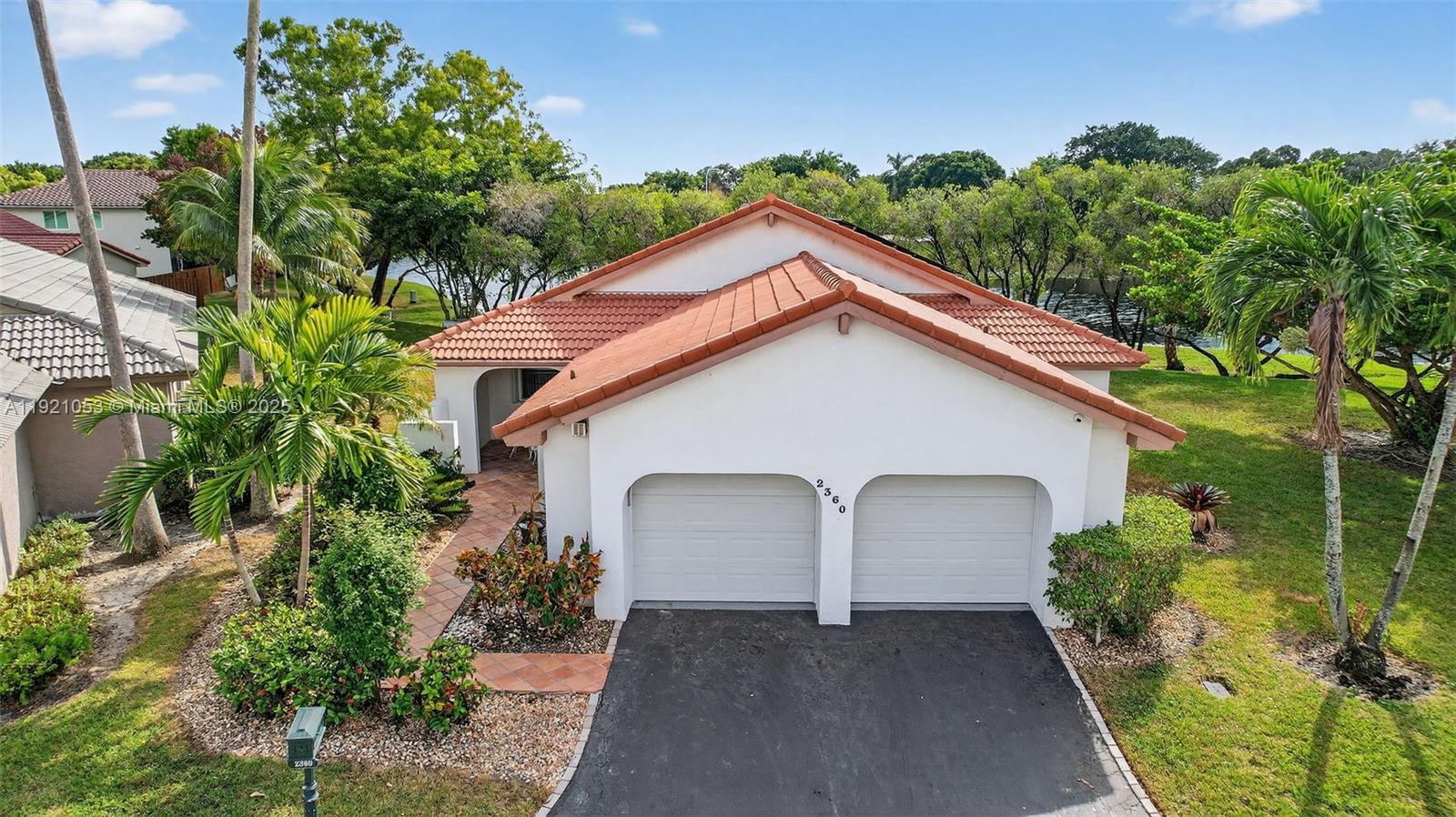 COUNTRY ISLES - Residential