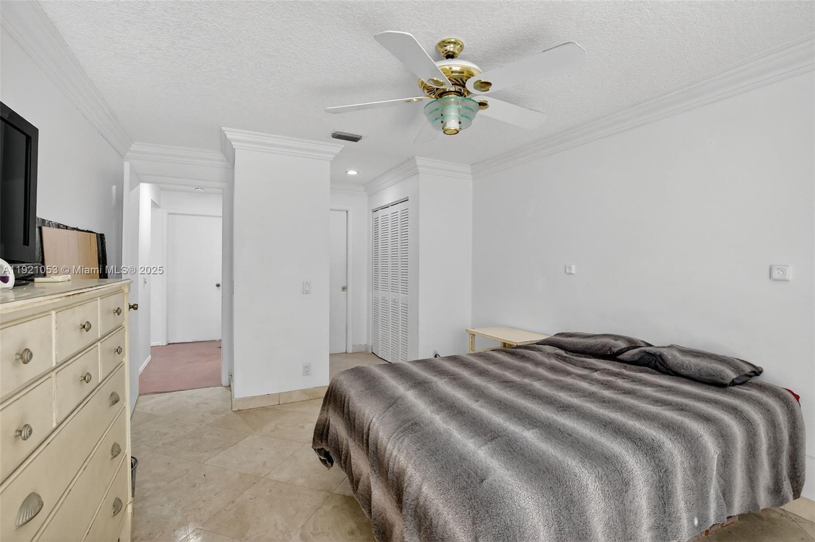 COUNTRY ISLES - Residential