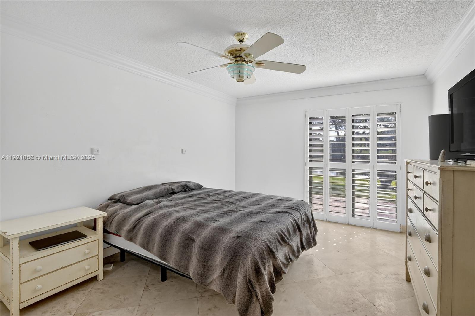 COUNTRY ISLES - Residential