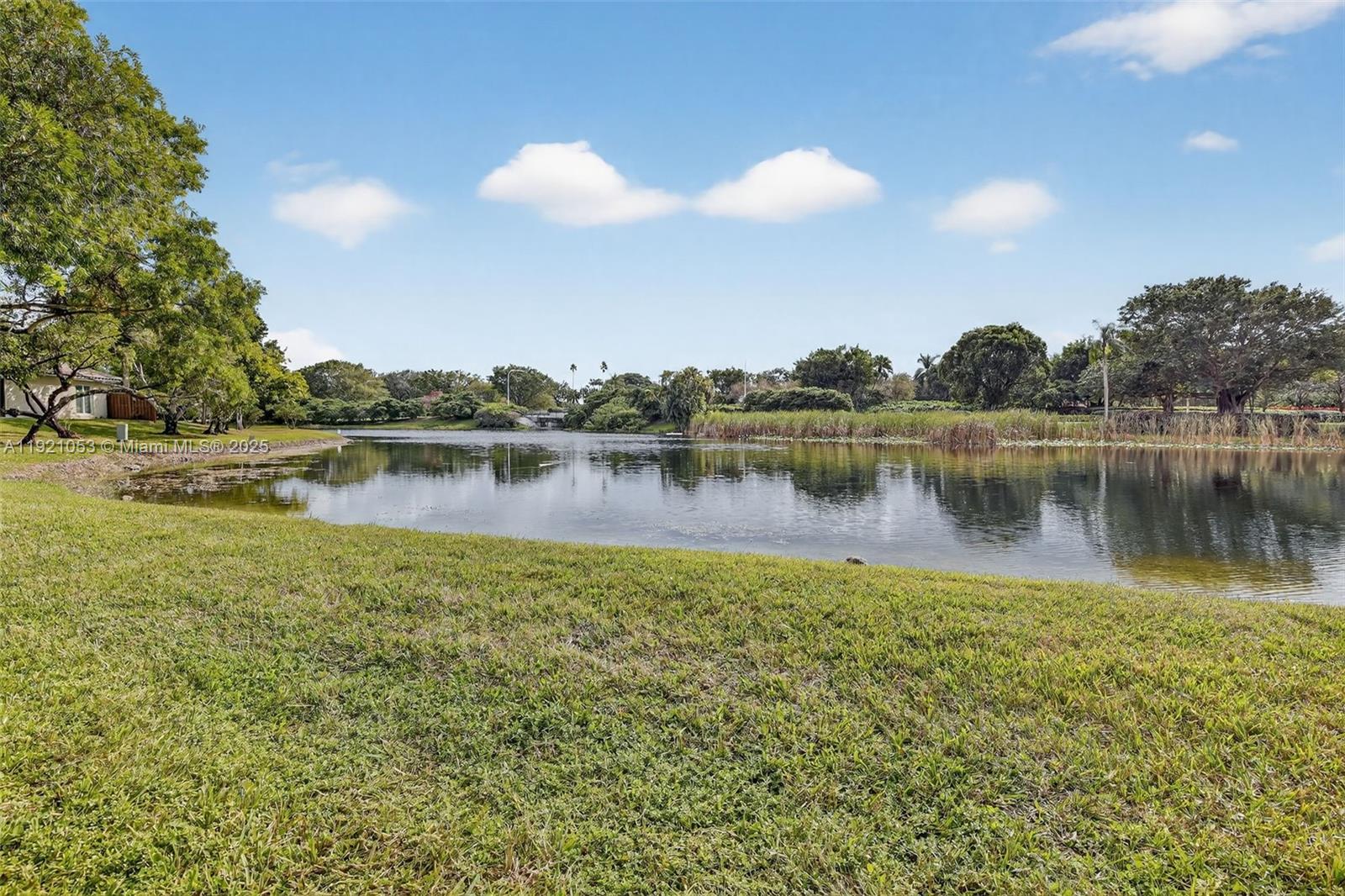 COUNTRY ISLES - Residential