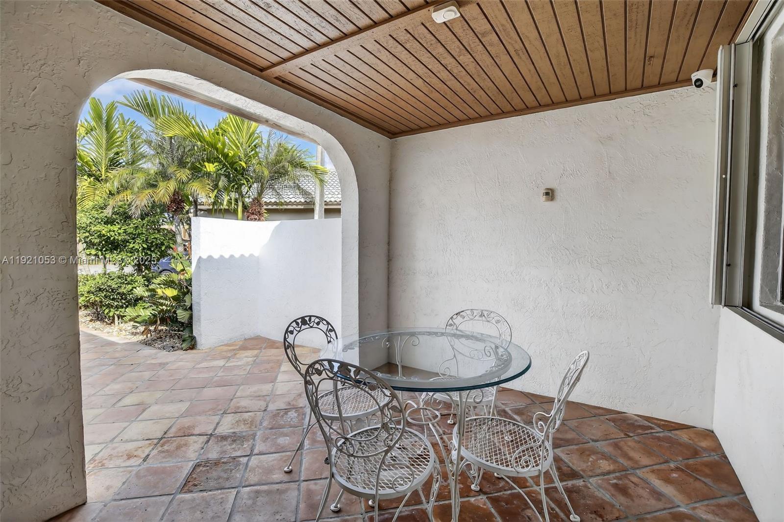 COUNTRY ISLES - Residential