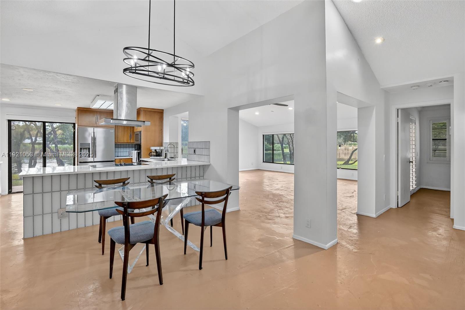 COUNTRY ISLES - Residential