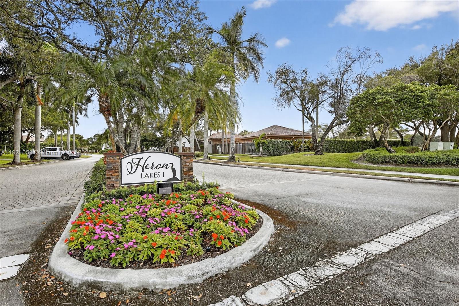 COUNTRY ISLES - Residential