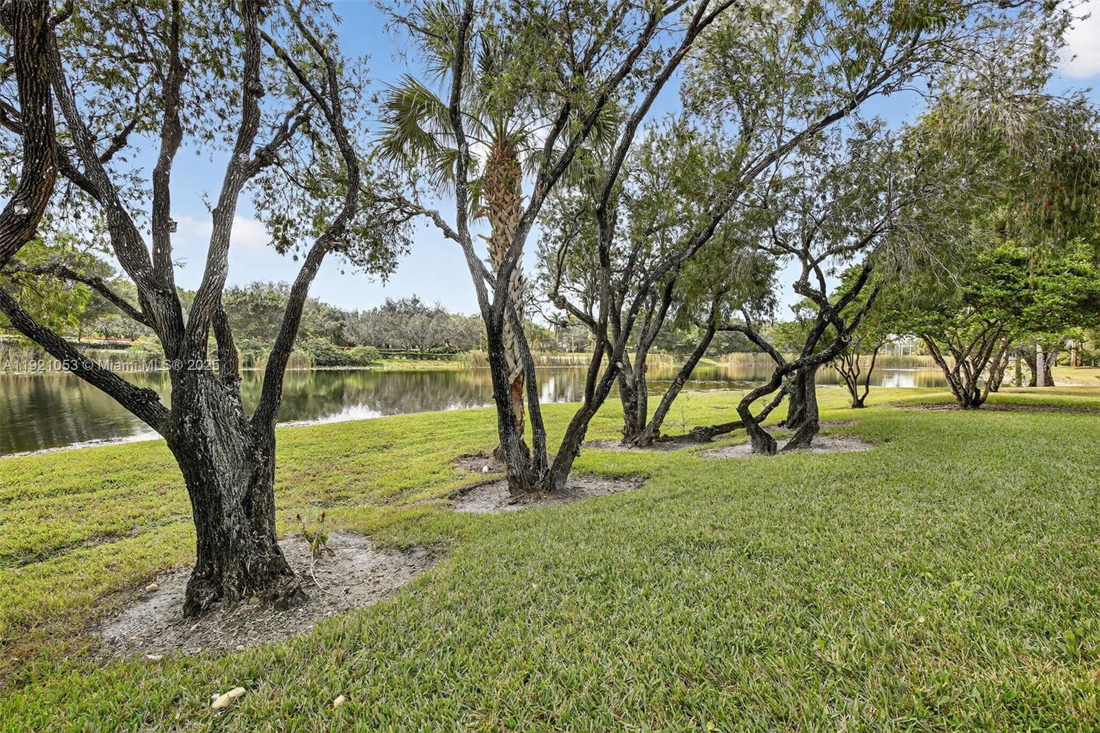 COUNTRY ISLES - Residential