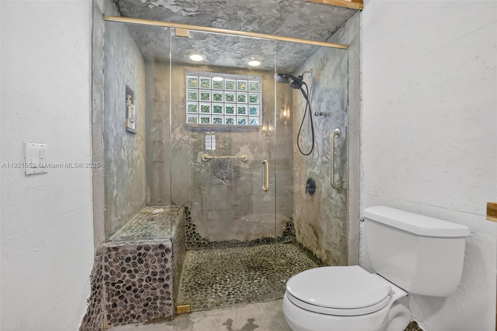 COUNTRY ISLES - Residential