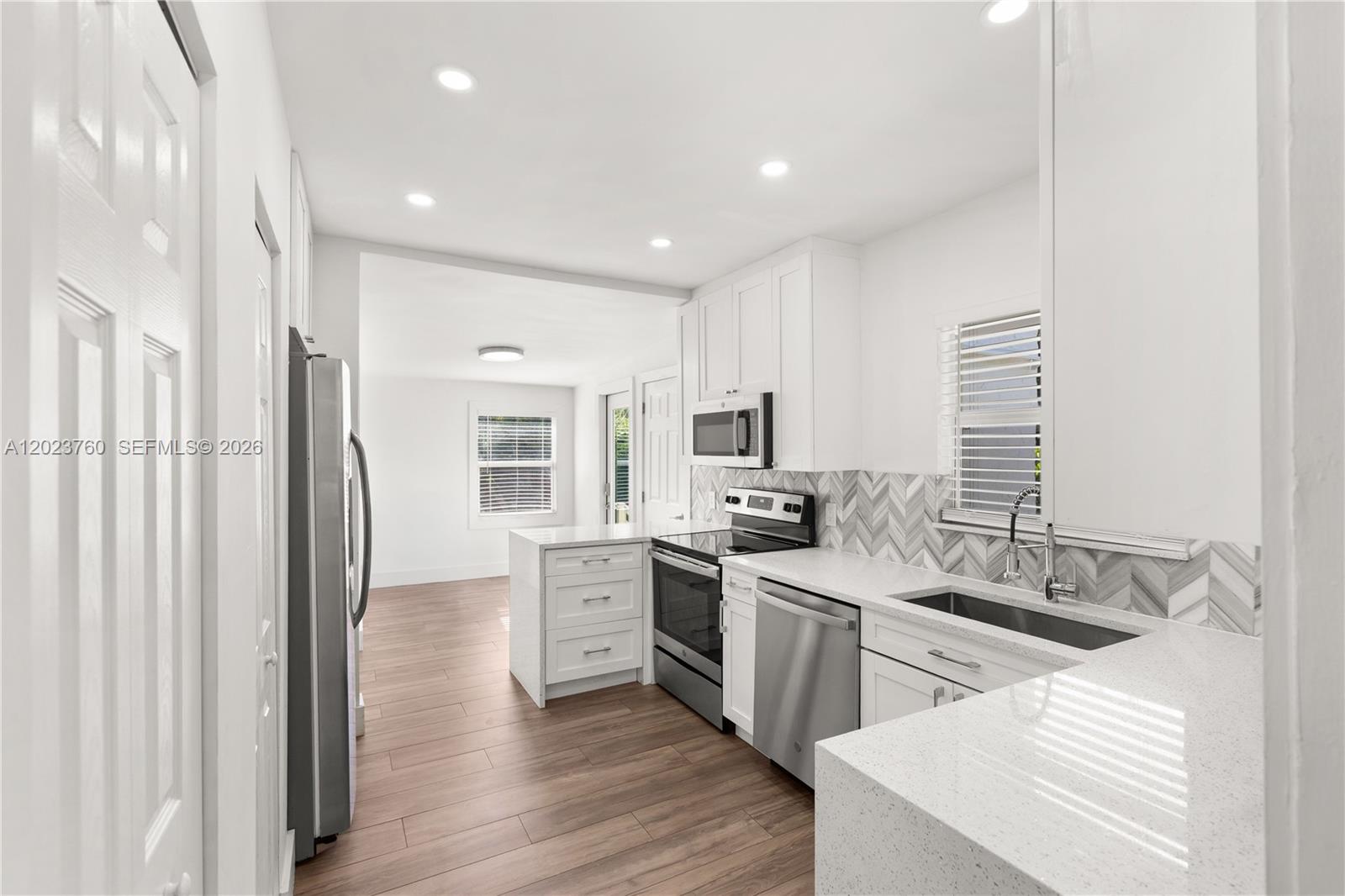 TAMIAMI PLACE PLAN 1 - Residential