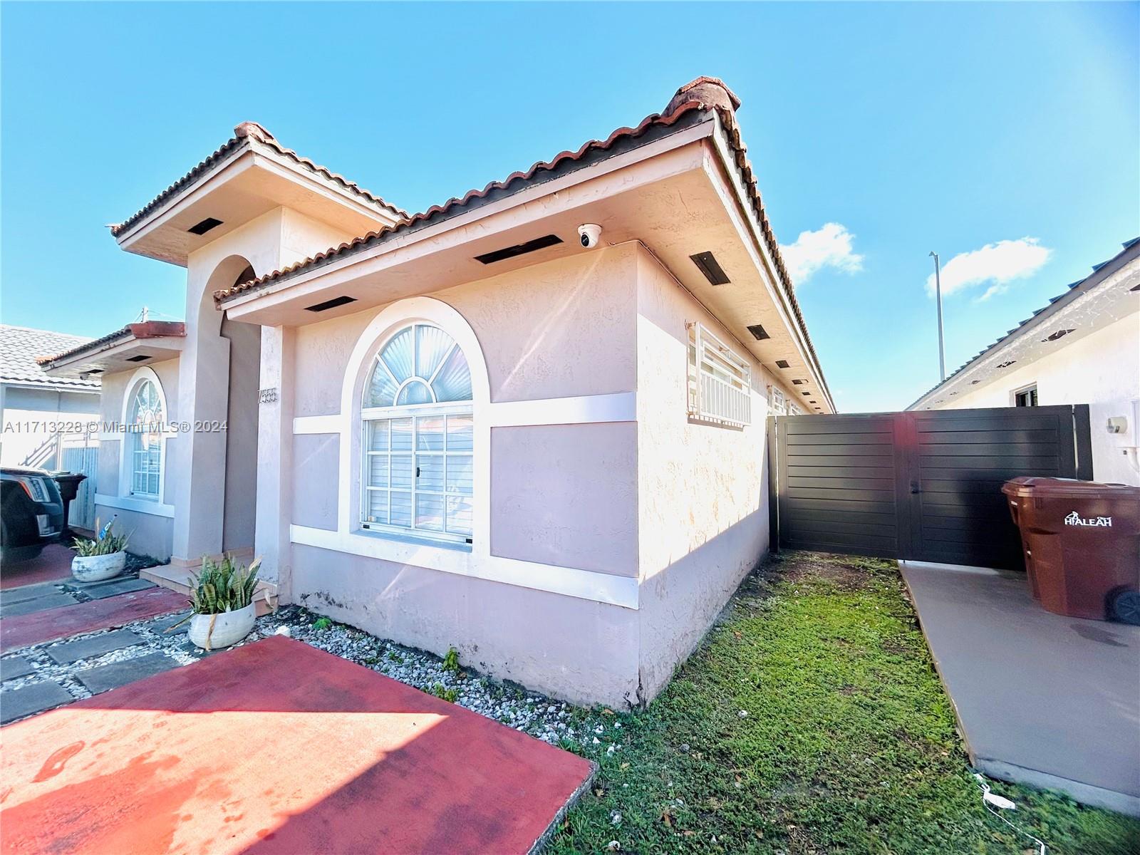 7555 W 33rd Ln, Hialeah, Miami-Dade County, Florida - 3 Bedrooms  
2 Bathrooms - 