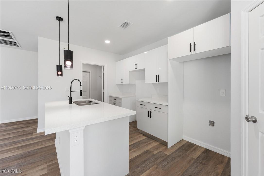 TWIN LAKE ESTATES - Residential