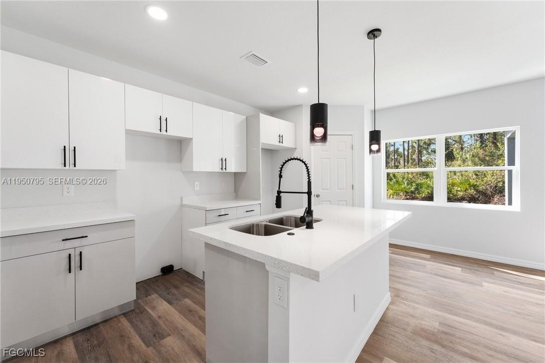 TWIN LAKE ESTATES - Residential