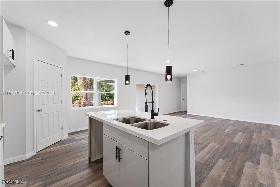 TWIN LAKE ESTATES - Residential