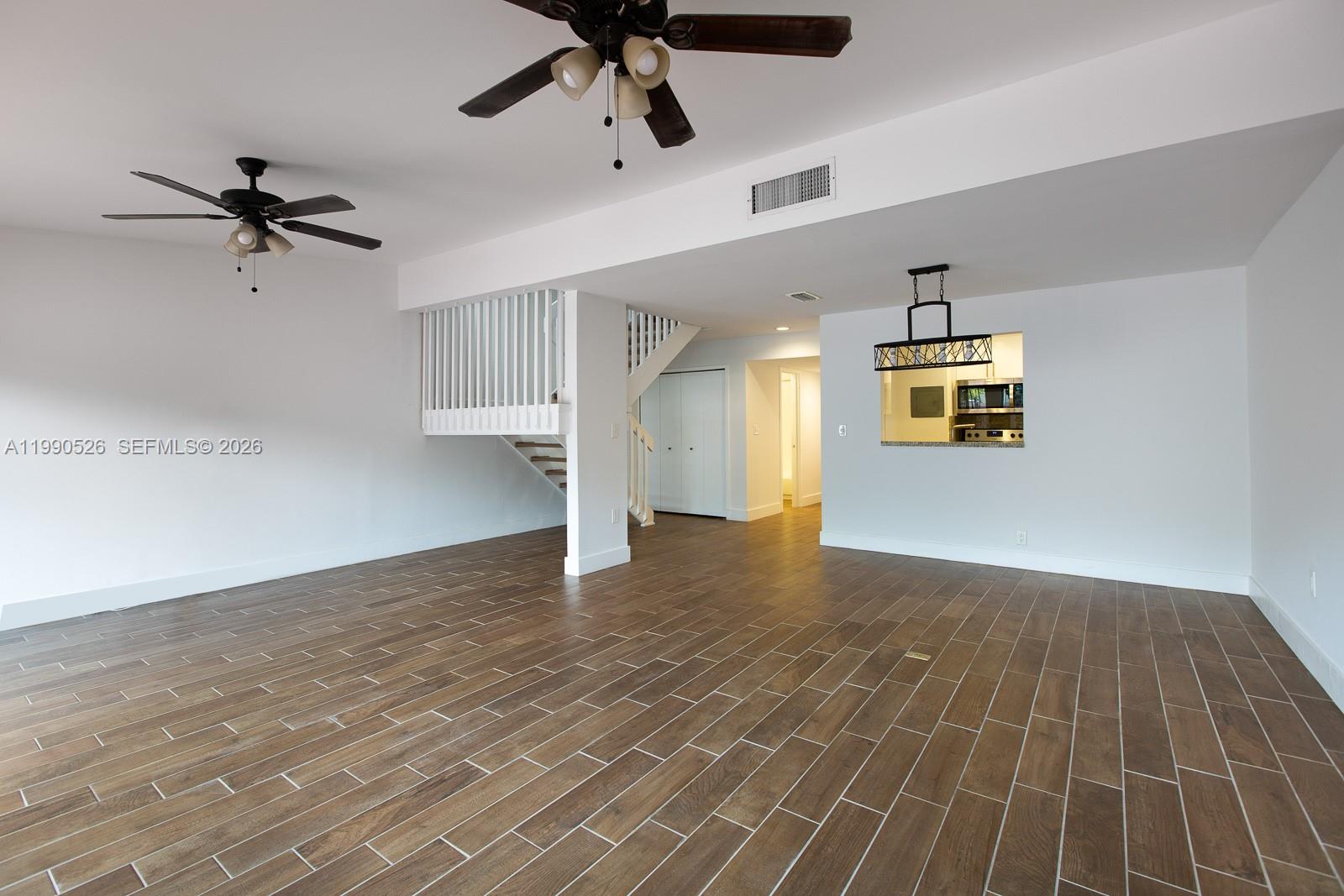 CREEKSIDE VILLAS SEC1 - Residential