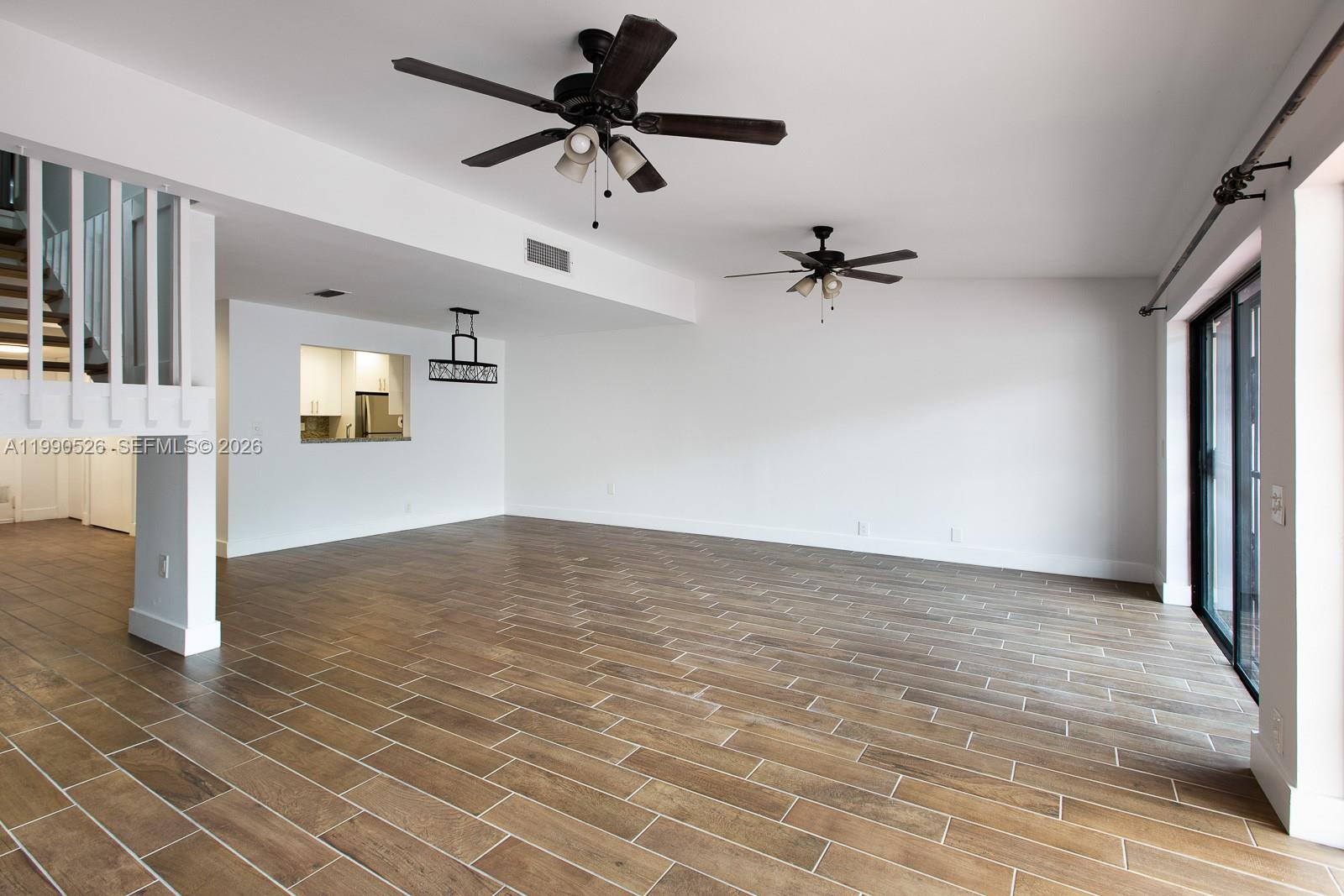 CREEKSIDE VILLAS SEC1 - Residential