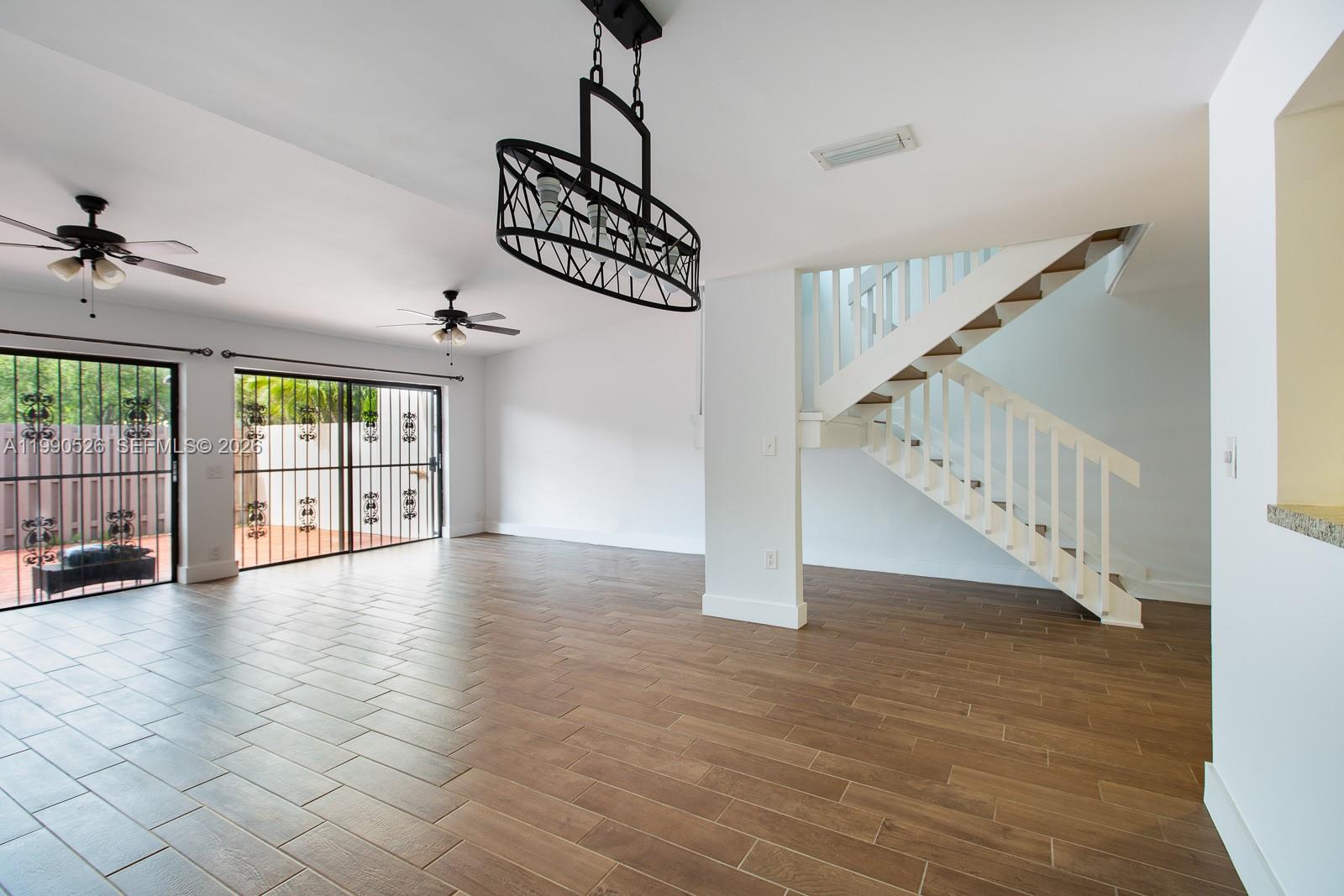 CREEKSIDE VILLAS SEC1 - Residential