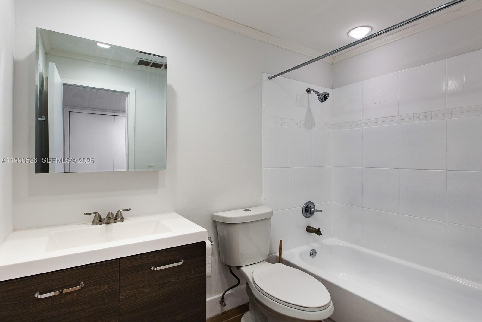 CREEKSIDE VILLAS SEC1 - Residential