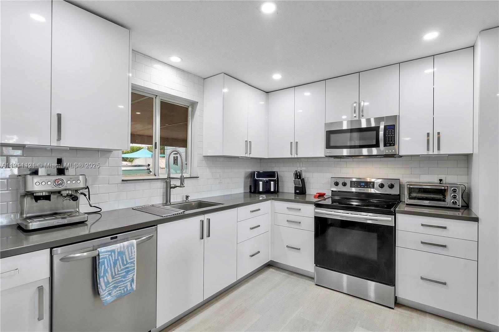 HAINLIN MILL ESTATES SEC - Residential