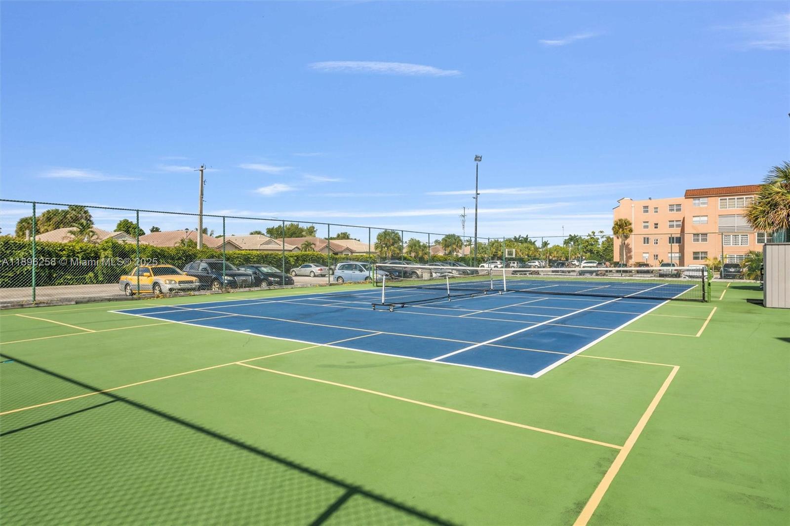 2861 Somerset Dr 203