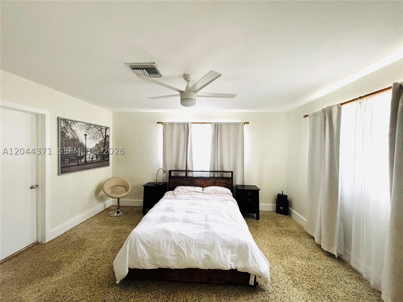 Photo 1 of 21 — North Miami Beach, FL 33162