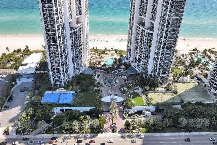 18201 Collins Ave 1202