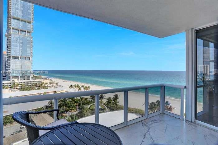 18201 Collins Ave 1202