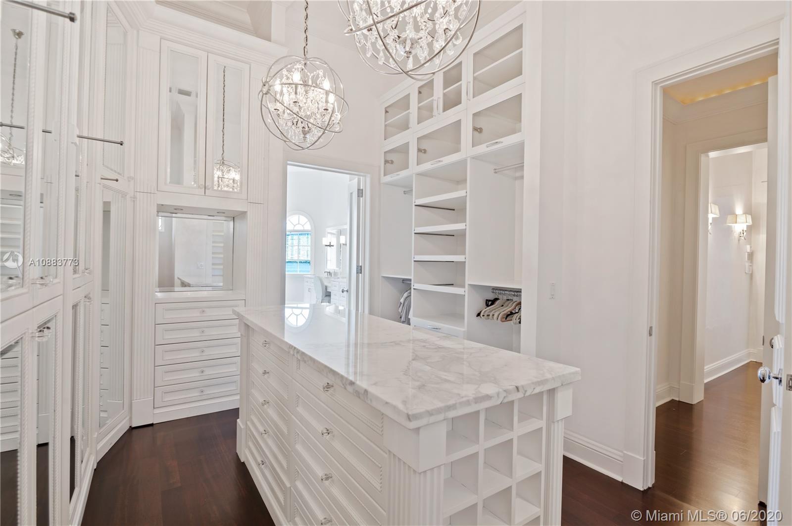 ISLAND ESTATES - Residential