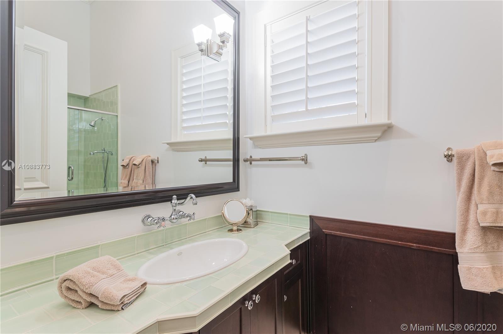 ISLAND ESTATES - Residential