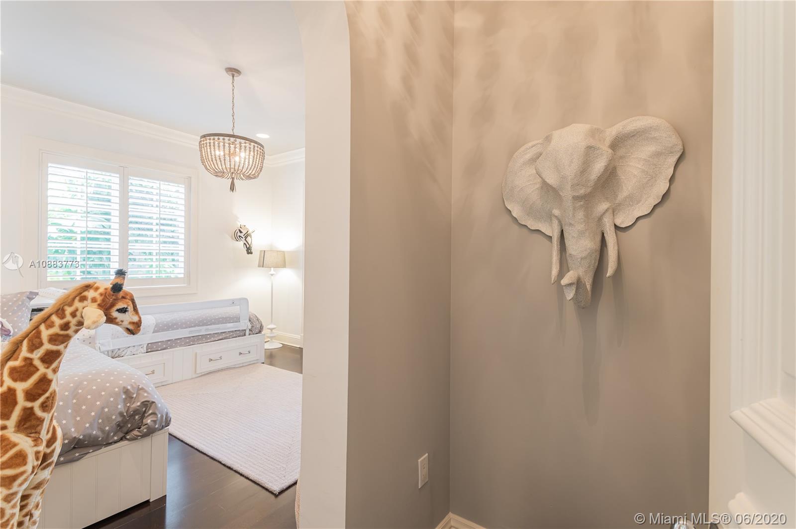 ISLAND ESTATES - Residential