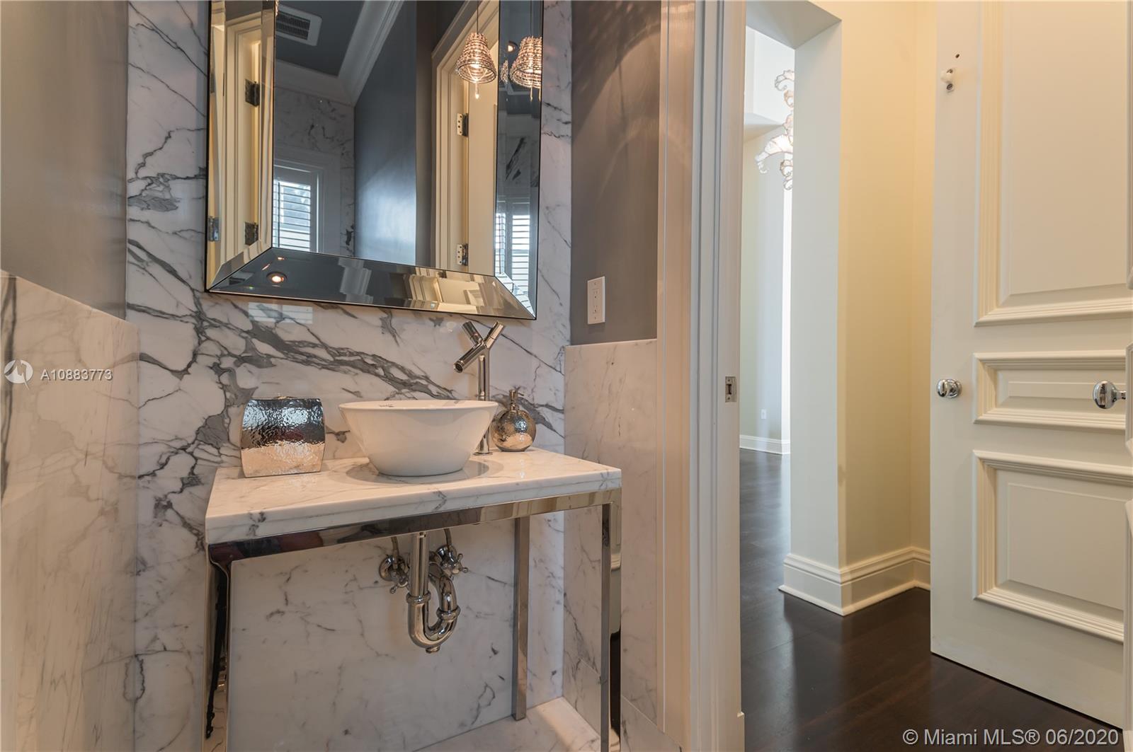 ISLAND ESTATES - Residential