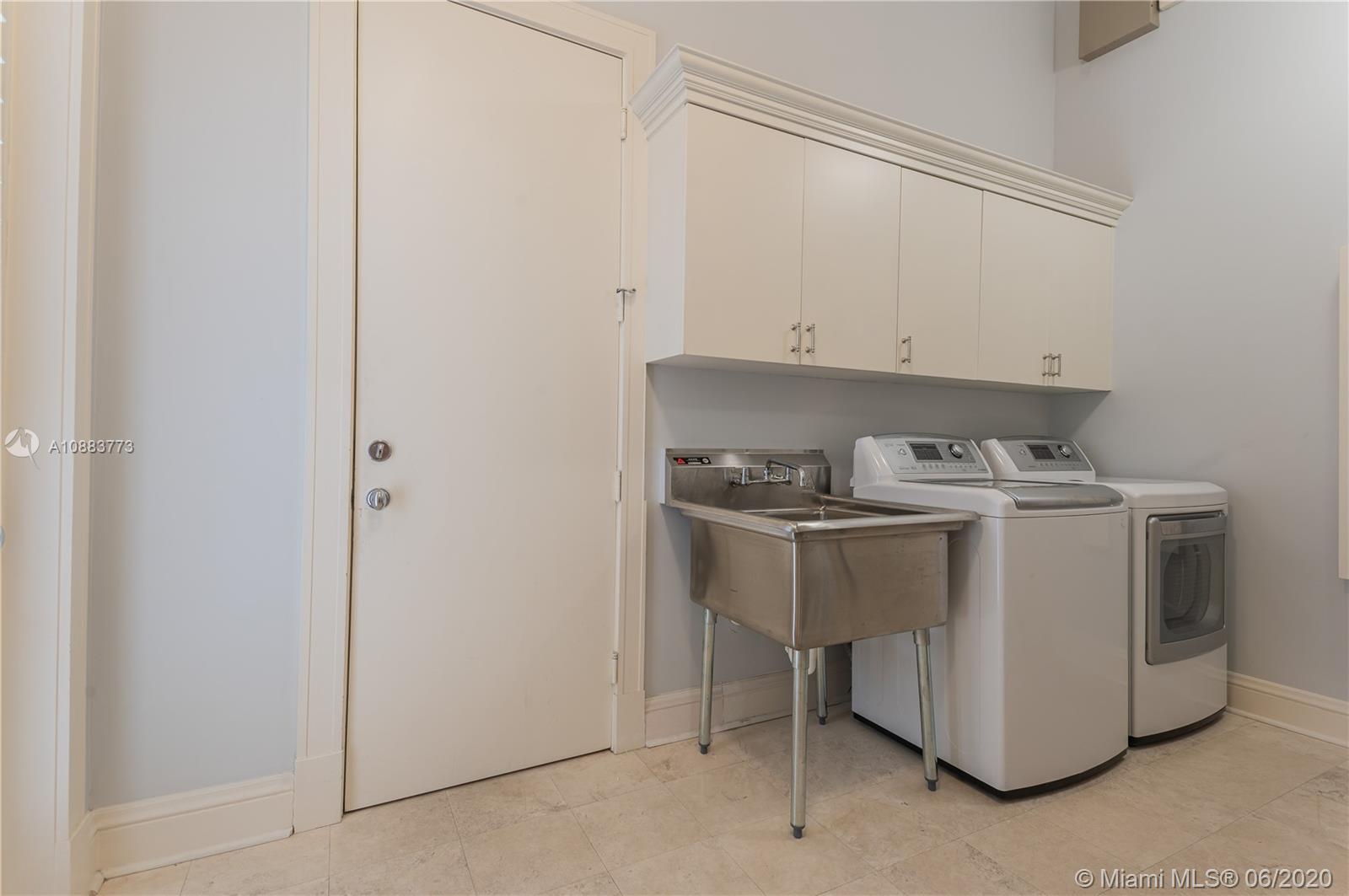 ISLAND ESTATES - Residential