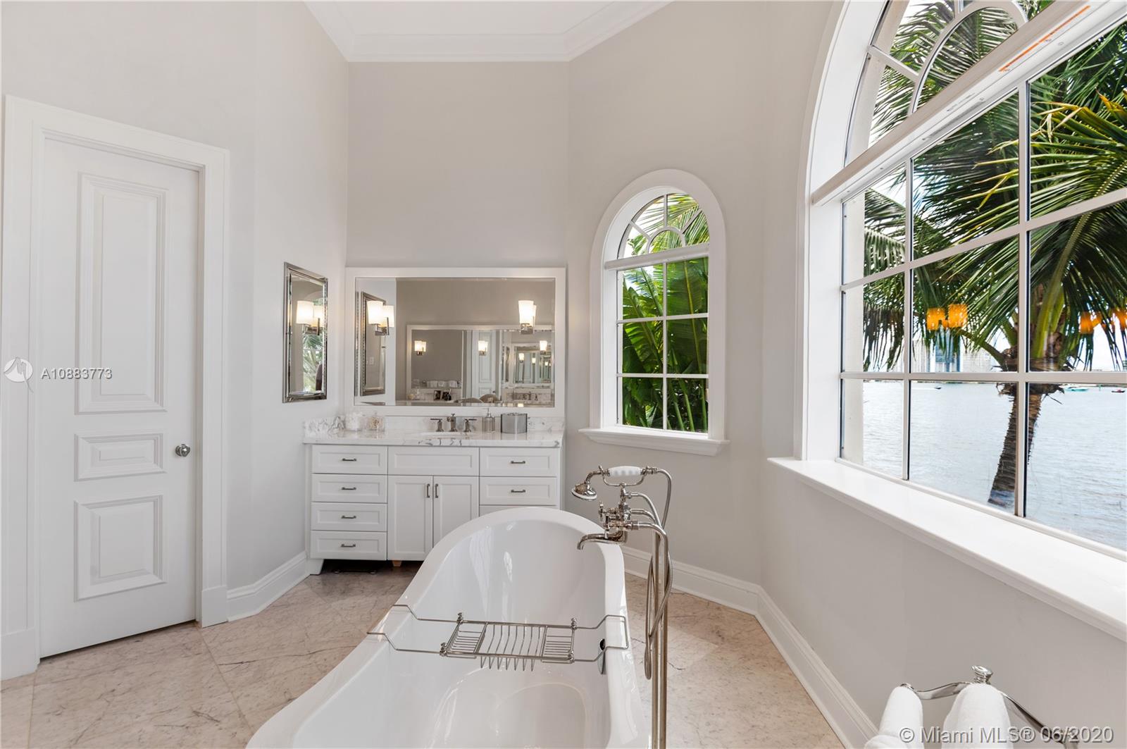 ISLAND ESTATES - Residential