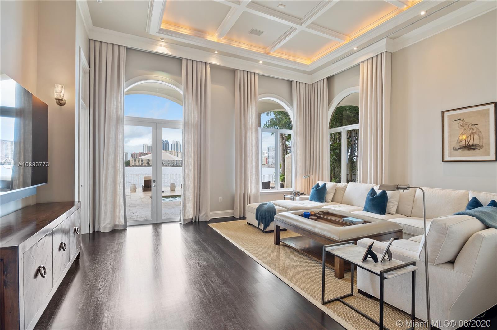 ISLAND ESTATES - Residential