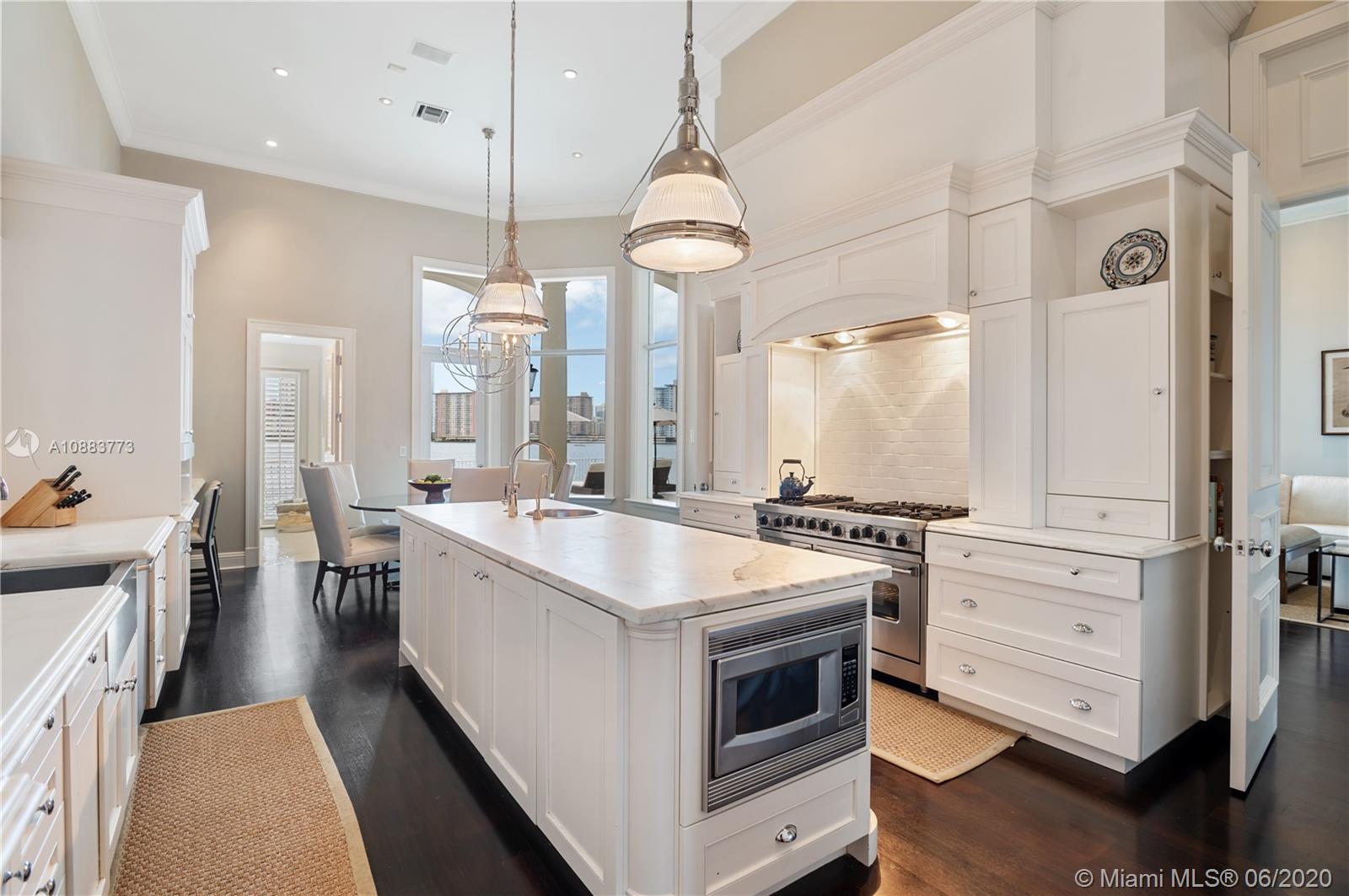 ISLAND ESTATES - Residential